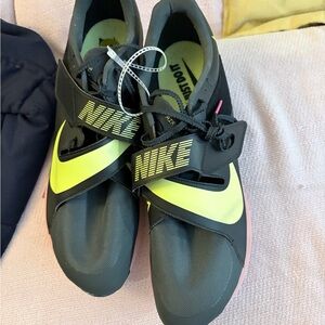 Nike Black and Neon Yellow Sports Shoes